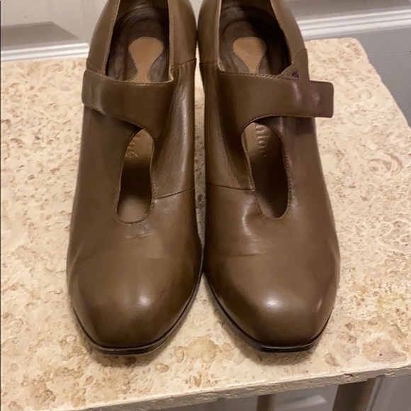 CHLOÉ Leather Round-Toe Pumps Size 9.5 - Picture 6 of 10